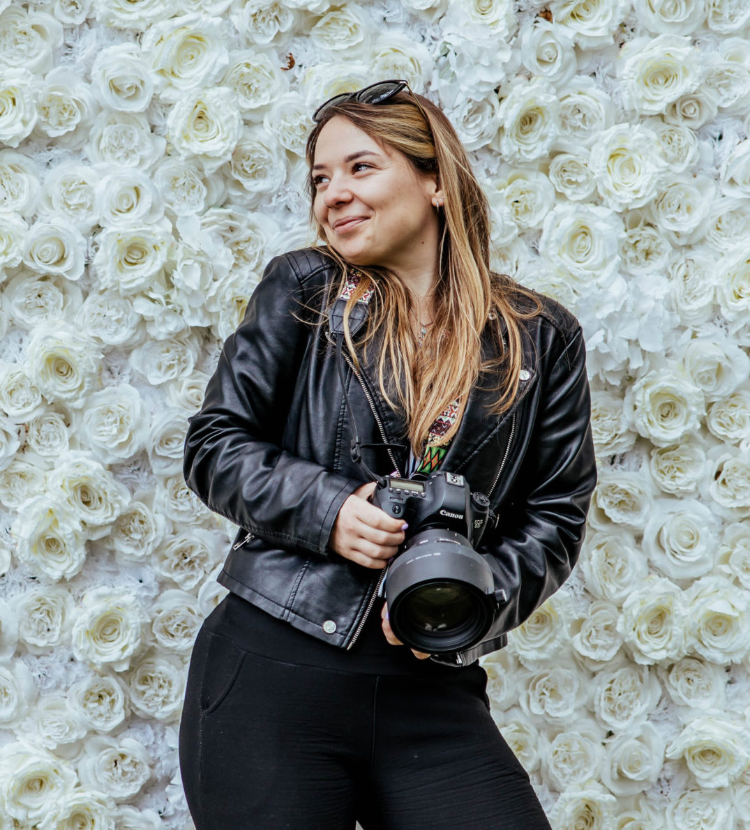 Zespół Karolina Koprowska Fotografia – Karolina, Ewa i Kamil podczas pracy na weselu